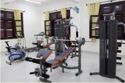 Ở các đảo nổi như Nam Yết, đời sống của cán bộ chiến sỹ đảm bảo hơn, ở đó có nhà văn hóa, có phòng chiếu phim và cả phòng tập thể hình hiện đại