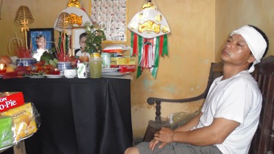 Nỗi Đau mất vợ, mất con khiến anh Nguyễn Văn Thức, như người mất hồn.