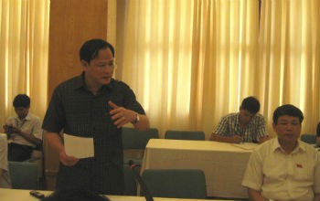Đại biểu Trịnh Xuyên (Thanh Hóa) phát biểu tại Hội trường
