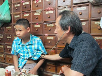 Một cháu bé mắc bệnh động kinh nay đã thuyên giảm