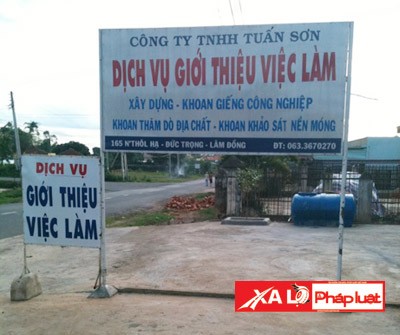 Bên ngoài một cơ sở giam cầm người lao động