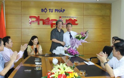 Ông Hà Minh Huệ - Phó Chủ tịch Thường trực Hội Nhà báo Việt Nam thăm và làm việc tại Báo PLVN