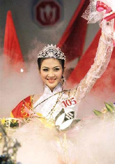 Hoa hậu Phan Thu Ngân ngày đăng quang.