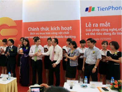 Lãnh đạo NHNN và TienPhong Bank chính thức kích hoạt dịch vụ mua vàng vật chất qua Internet banking và Mobile Banking