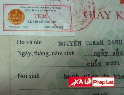Một giấy khai sinh có họ