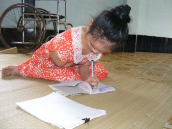 Thi sĩ đặc biệt Đinh Thị Hoàng Loan