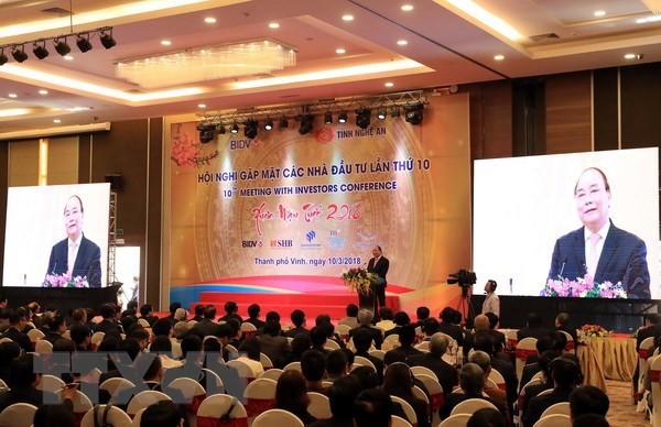 Thủ tướng Nguyễn Xuân Phúc phát biểu tại Hội nghị gặp mặt các nhà đầu tư lần thứ 10 tại tỉnh Nghệ An
