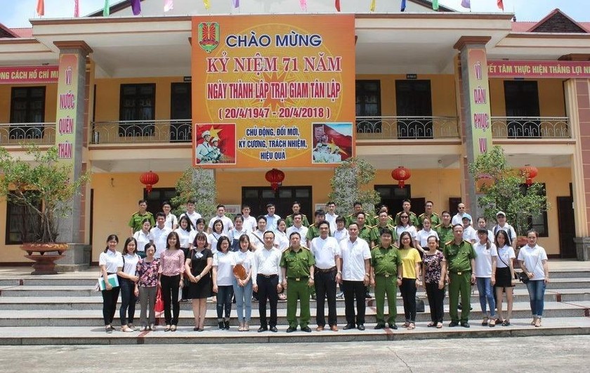 Tổ chức kiến tập cho học viên Lớp đào tạo chung nguồn Thẩm phán, Kiểm sát viên, Luật sư khóa I tại trại giam Tân Lập_