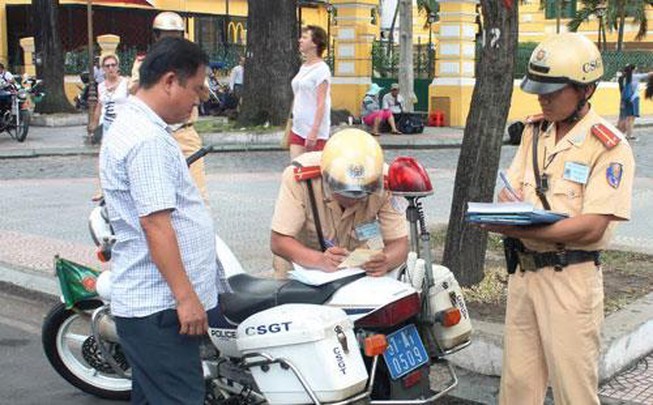 Nâng cao ý thức chấp hành pháp luật giao thông: Cần chế tài đủ mạnh 