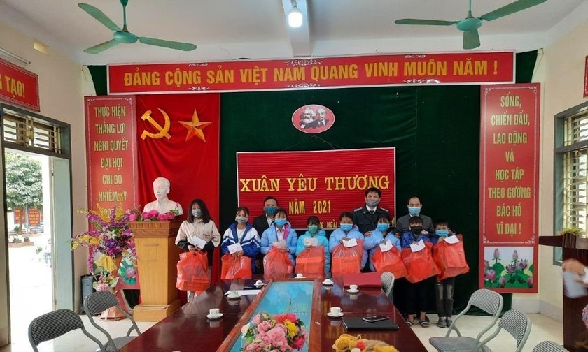 Sơn La: Chương trình “Xuân Yêu thương” mang hơi ấm cho trẻ em nghèo