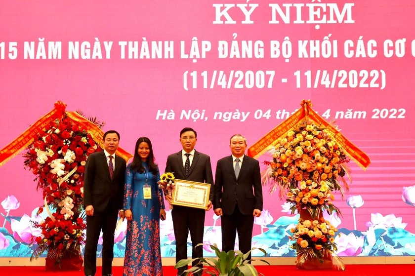 Đảng bộ Cục Kế hoạch - Tài chính vinh dự nhận Bằng khen của Ban chấp hành Đảng bộ Khối các cơ quan Trung ương