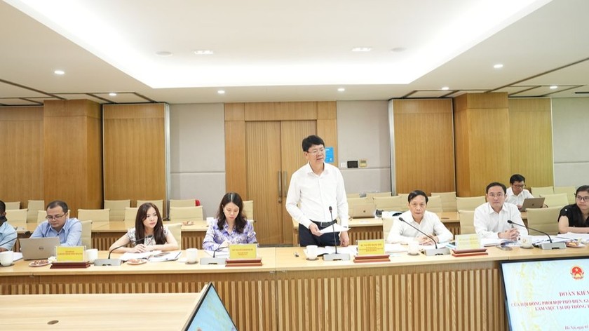 Thứ trưởng Bộ Tư pháp Nguyễn Thanh Tịnh, Phó Chủ tịch Hội đồng Phối hợp phổ biến, giáo dục pháp luật Trung ương phát biểu tại buổi làm việc.