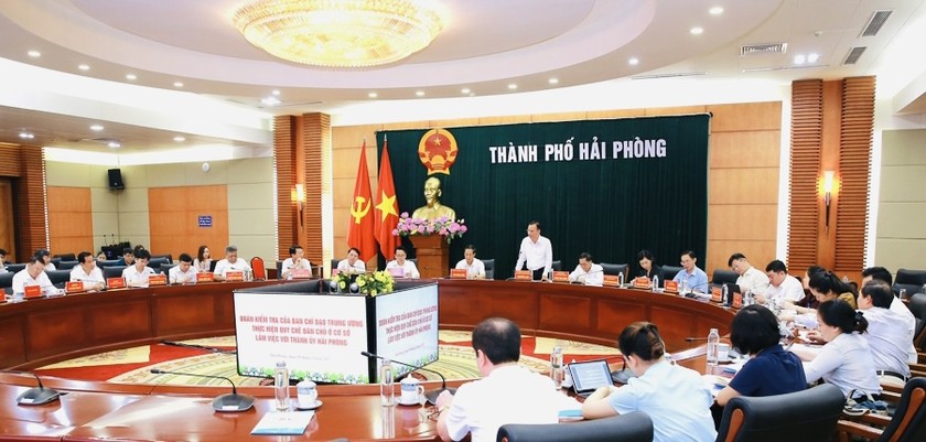 Quang cảnh buổi làm việc.