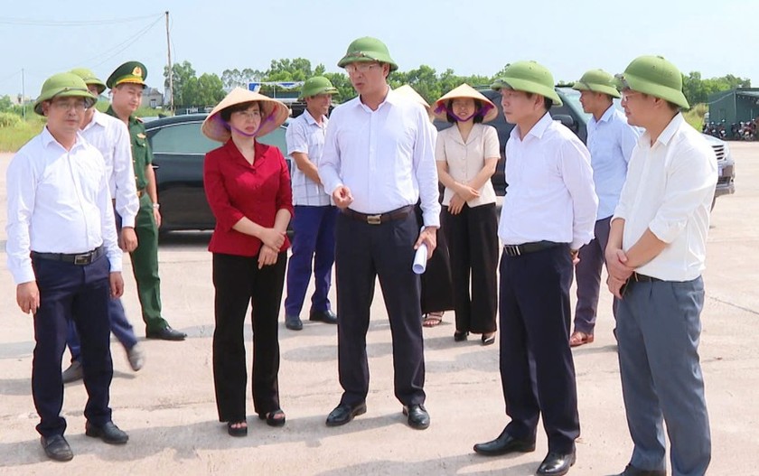 Phó Bí thư Thường trực Tỉnh ủy Quảng Ninh Trịnh Thị Minh Thanh kiểm tra thực tế công tác phòng chống cơn bão số 3 tại huyện Hải Hà