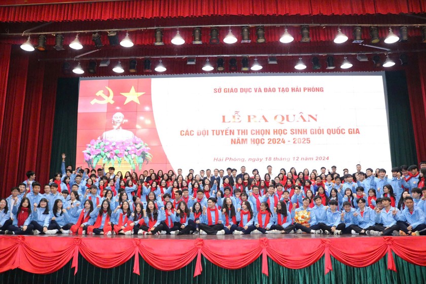 129 học sinh tham gia thi tại 13 đội tuyển nêu cao tinh thần quyết tâm đạt thành tích cao