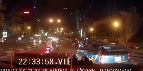 Dân mạng “mổ băng” vụ taxi gây tai nạn cầu vượt Thái Hà