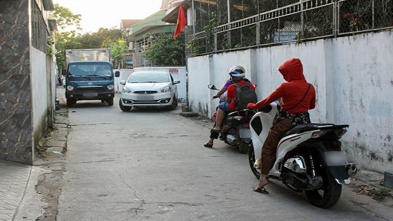 Kỹ năng lái ô tô dễ dàng trong ngõ nhỏ