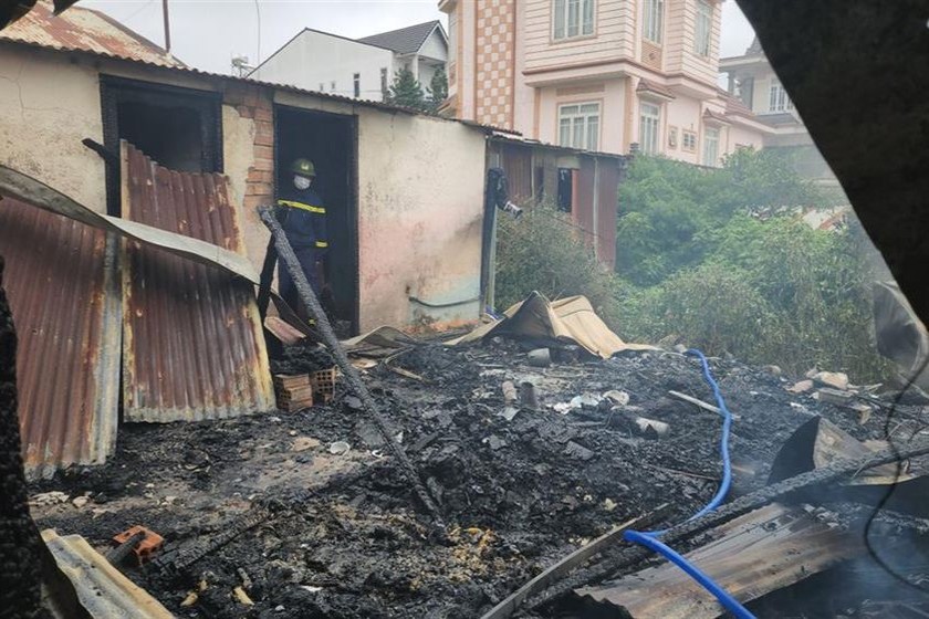 Hiện trường vụ cháy nhà làm 03 cháu bé tử vong tại Đà Lạt