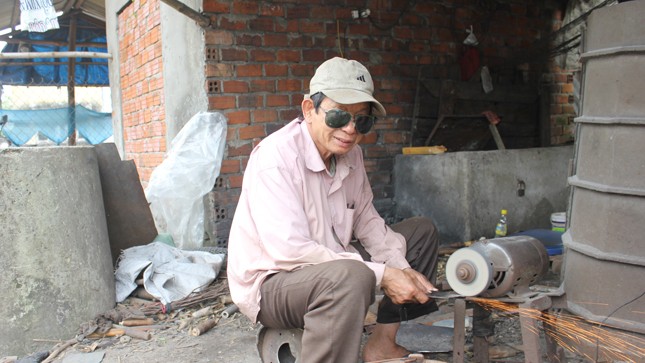 Ông Lý cho rằng gia đình mình làm ăn phát đạt  đều do tay nghề, không liên quan đến “búa trời”