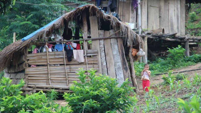 Bé Biên (3 tuổi) mồ côi cha cũng vì ma túy