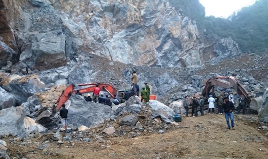 Khởi tố vụ sập mỏ đá, 8 công nhân chết thảm