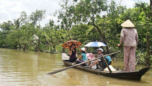 Yên ả sông nước miệt vườn Nam Bộ