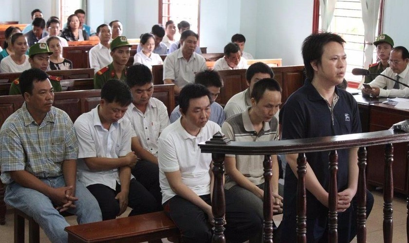 Bị cáo Dương Minh Tâm trả lời thẩm vấn của hội đồng xét xử và các bị cáo