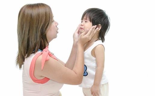 Con sẽ càng khóc to khi bạn nói 'nín đi', 10 cụm từ này hiệu quả hơn