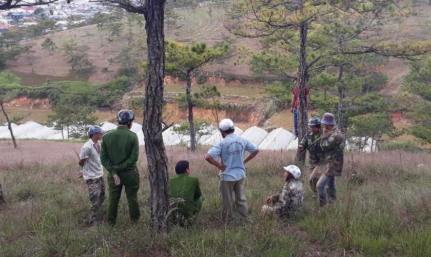 Hiện trường phát hiện người đàn ông tử vong trong tư thế treo cổ.