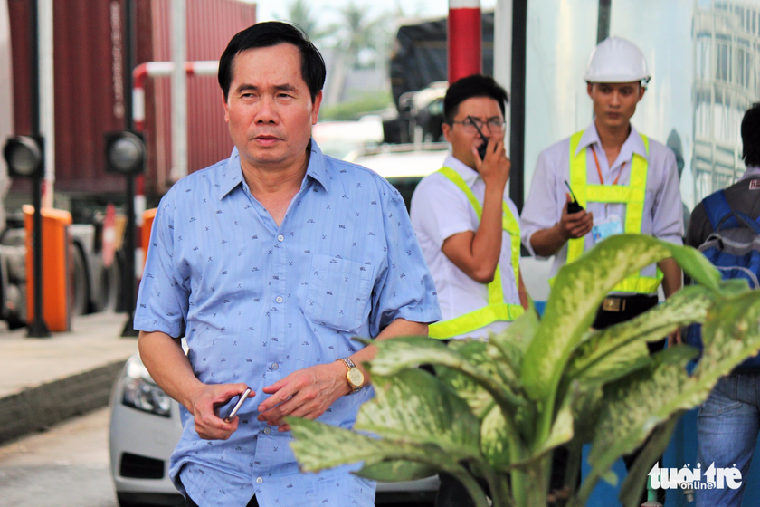 Ông Nguyễn Văn Huyện có mặt ở trạm BOT Cai Lậy (Tiền Giang) ngày 2-12 - Ảnh: MẬU TRƯỜNG