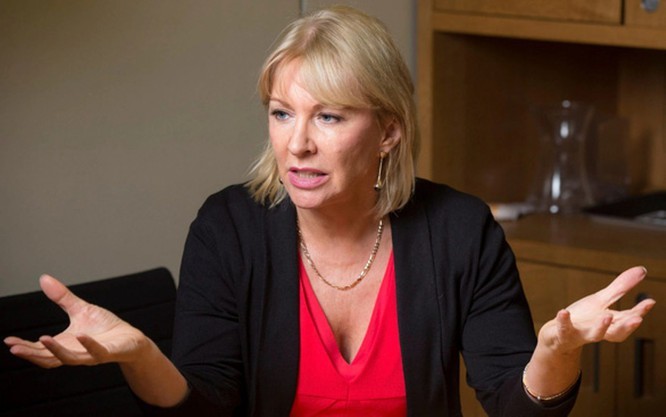 Thứ trưởng Bộ Y tế Anh Quốc Nadine Dorries đã nhiễm COVID-19 (Ảnh: Reuters).