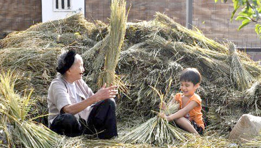 Hạnh phúc “có ông bà ở quê” | Báo Pháp luật Việt Nam điện tử