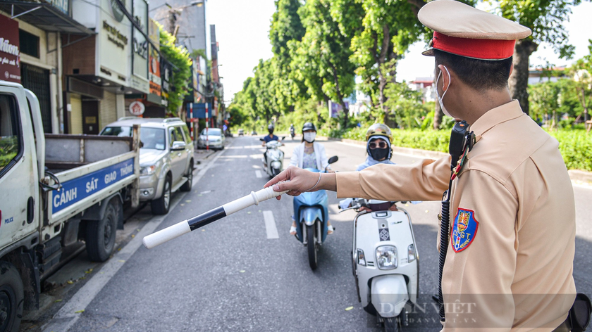 Bộ Công an chỉ đạo lực lượng CSGT đẩy mạnh hoạt động tuần tra, kiểm soát và xử lý nghiêm các hành vi vi phạm TTATGT.