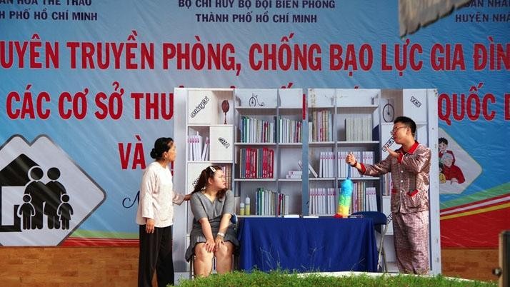 Chương trình sân khấu hóa đã góp phần tuyên truyền pháp luật về phòng chống bạo lực gia đình.