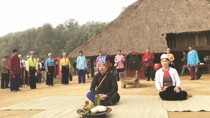 Thầy mo - linh hồn của người Mường.