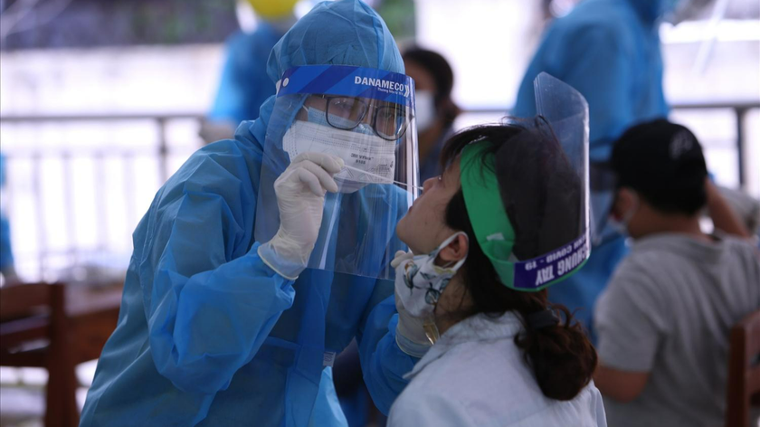 Việt Nam vẫn cần hạn chế sự lây lan và chấp nhận số ca nhiễm ở mức độ nhất định để không khiến dịch bùng phát quá mạnh.