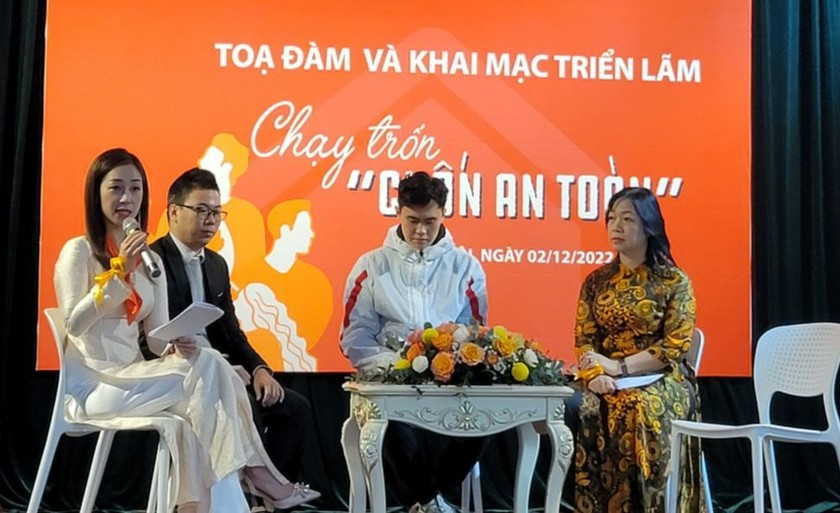 Tọa đàm trong khuôn khổ triển lãm “Chạy trốn “chốn an toàn””.