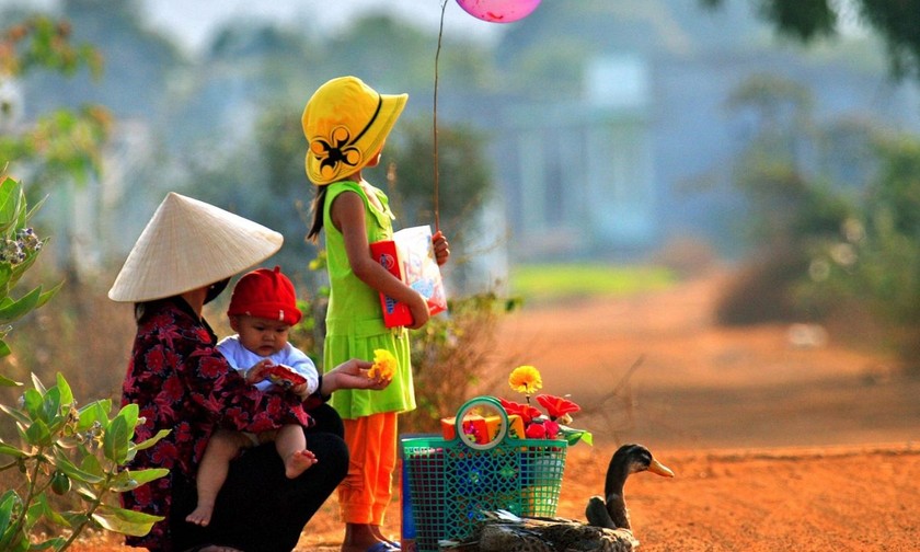 Về quê ăn Tết là hành trình về với yêu thương. (Ảnh minh họa)