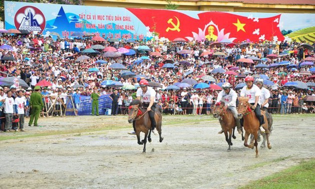  Lễ hội đua ngựa Bắc Hà. (Ảnh Thùy Dương)