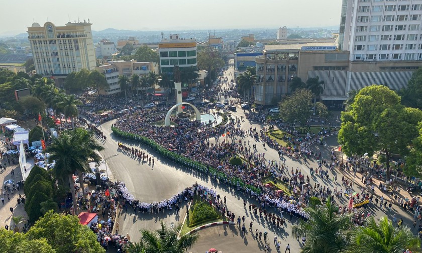  Lễ hội cà phê Buôn Ma Thuột 2023 thu hút hàng vạn du khách tới Đắk Lắk. (Ảnh: lehoicaphe.vn). 