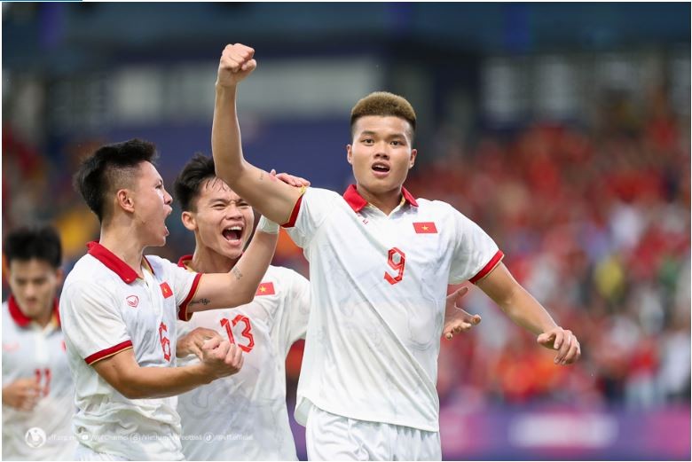  U22 Việt Nam đã có 2 chiến thắng sau 2 trận ra quân tại SEA Games 32. (Ảnh VFF)