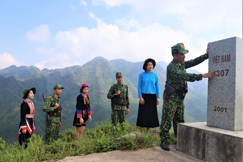 Huyện Bình Liêu có đường biên giới dài 43,168km, nơi nhiều cột mốc nhất và con đường tuần tra biên giới đẹp nhất... (Ảnh: Tư liệu Đồn Biên phòng Hoành Mô)