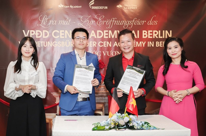 Cen Academy ký kết hợp tác với Dinh Group.