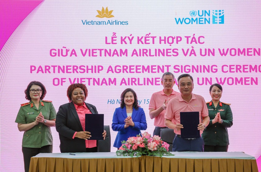 Vietnam Airlines thực hiện nhiều hoạt động thúc đẩy bình đẳng giới và tạo dựng môi trường làm việc bình đẳng, tôn trọng và bền vững cho mọi cán bộ nhân viên