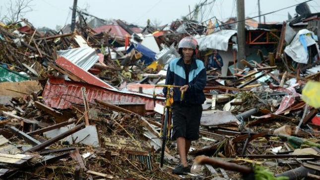 Siêu bão “hủy diệt” Philippines, hơn 10.000 người thiệt mạng