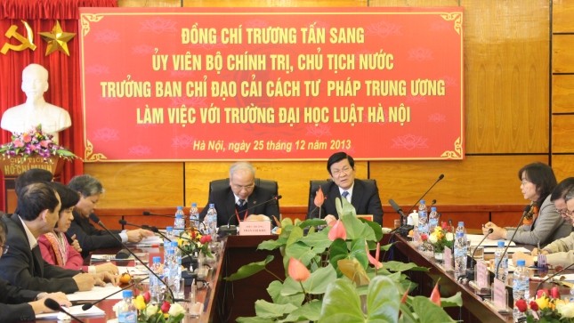 Chủ tịch nước Trương Tấn Sang thăm trường ĐH Luật Hà Nội
