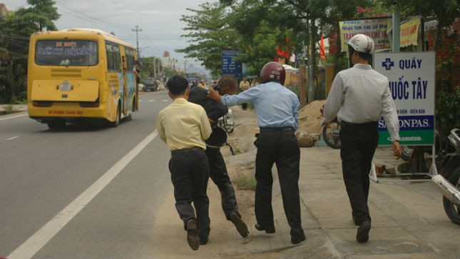 Sau khi gây án xong, Lập đã bỏ trốn và sang ngày hôm sau thì bị bắt gọn