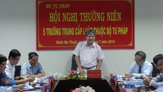 Bộ trưởng Hà Hùng Cường phát biểu chỉ đạo tại Hội nghị thường niên 5 trường Trung cấp Luật thuộc Bộ Tư pháp