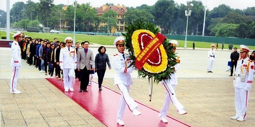 Ban Tuyên giáo Đảng ủy Bộ Tư pháp dâng hương tại Lăng Chủ tịch Hồ Chí Minh