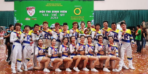 Thu hút trào lưu tung hứng Cheerleaders